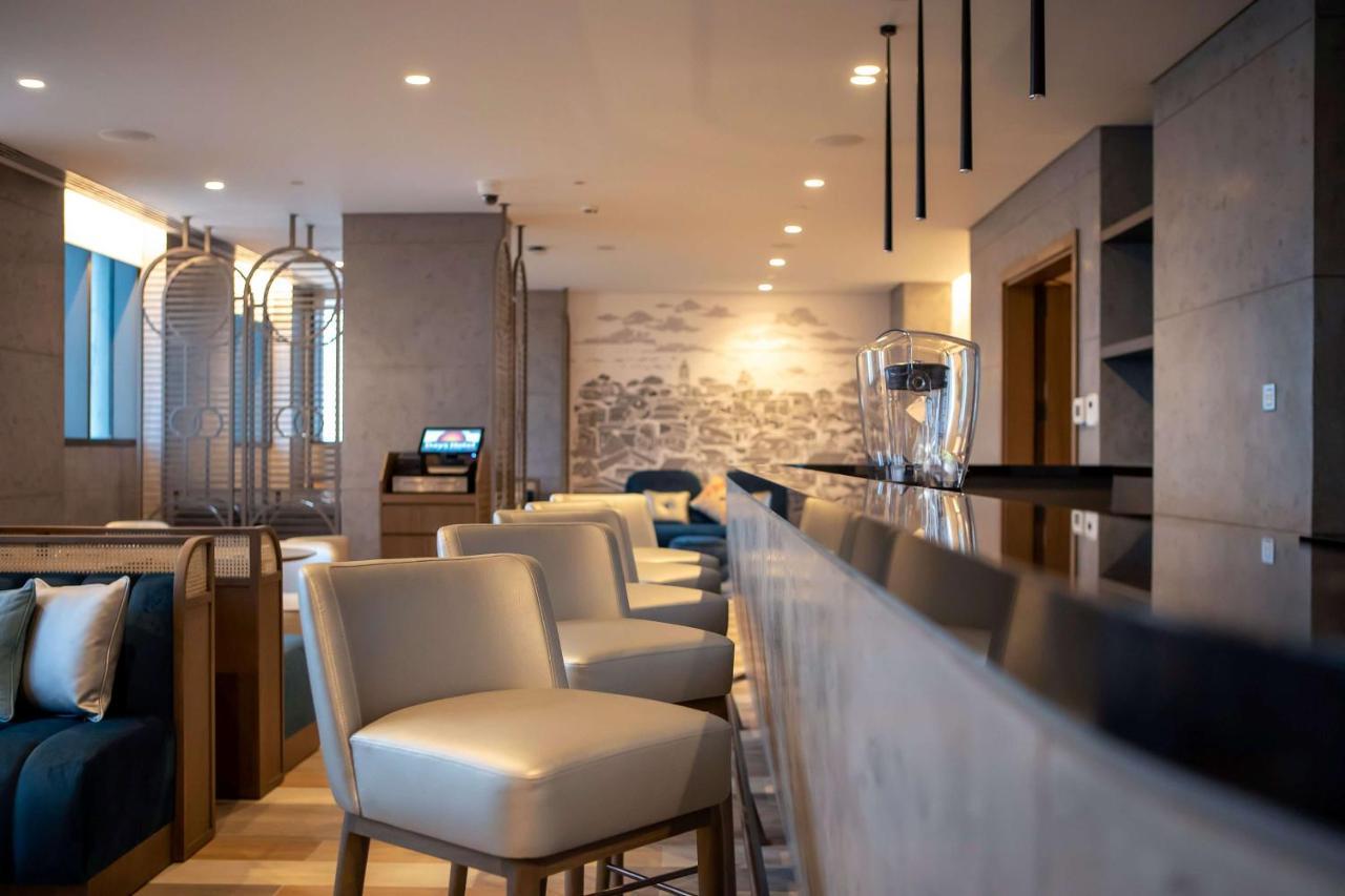 Mercure Dubai Gold District Bagian luar foto