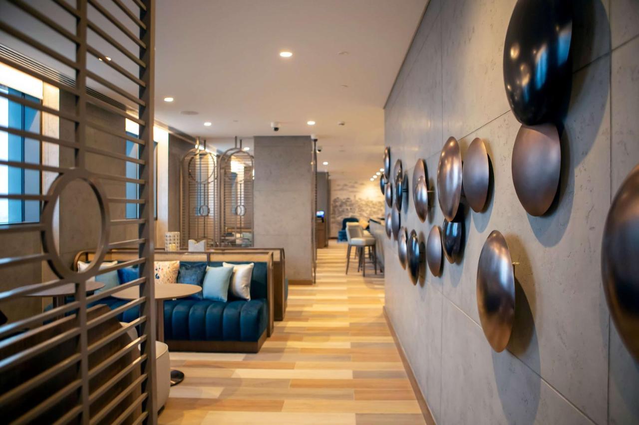Mercure Dubai Gold District Bagian luar foto