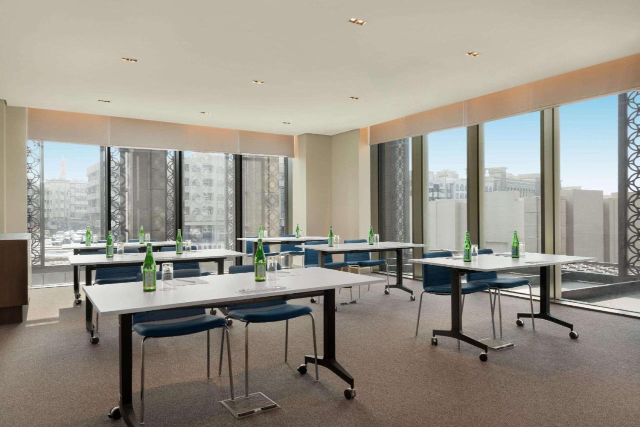 Mercure Dubai Gold District Bagian luar foto