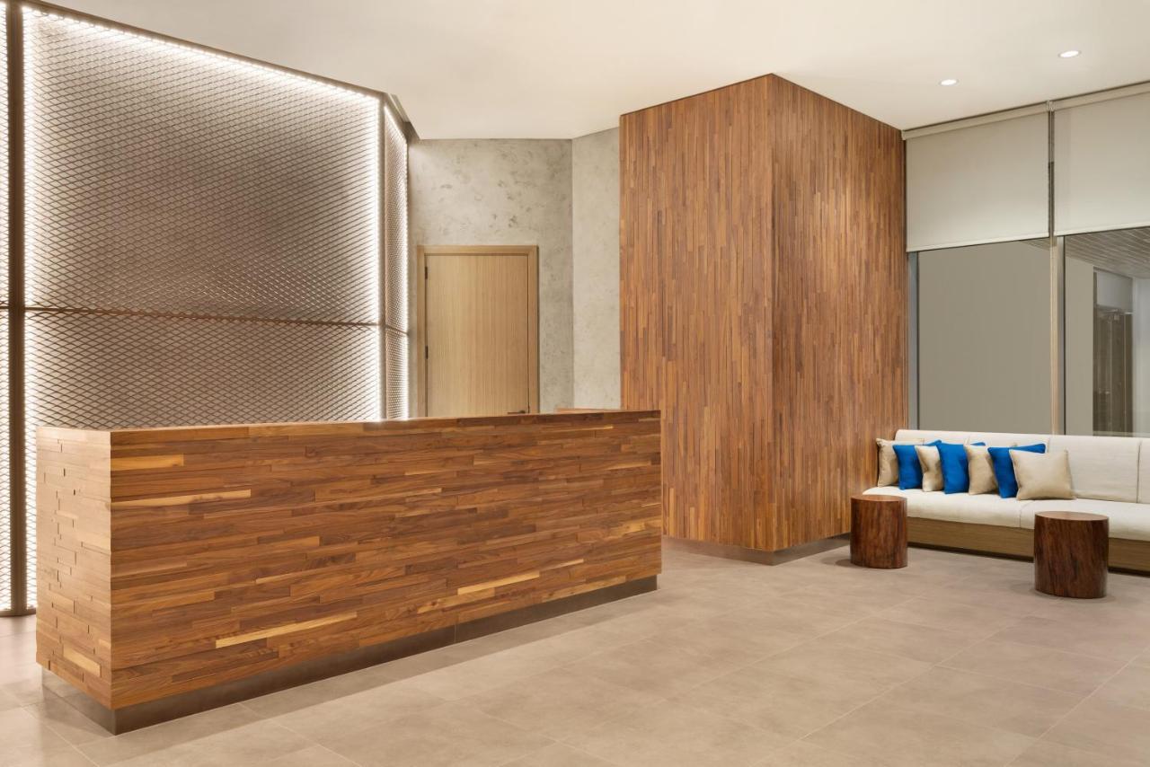 Mercure Dubai Gold District Bagian luar foto