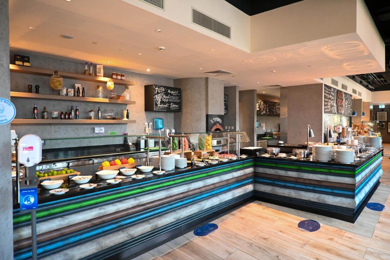 Mercure Dubai Gold District Bagian luar foto